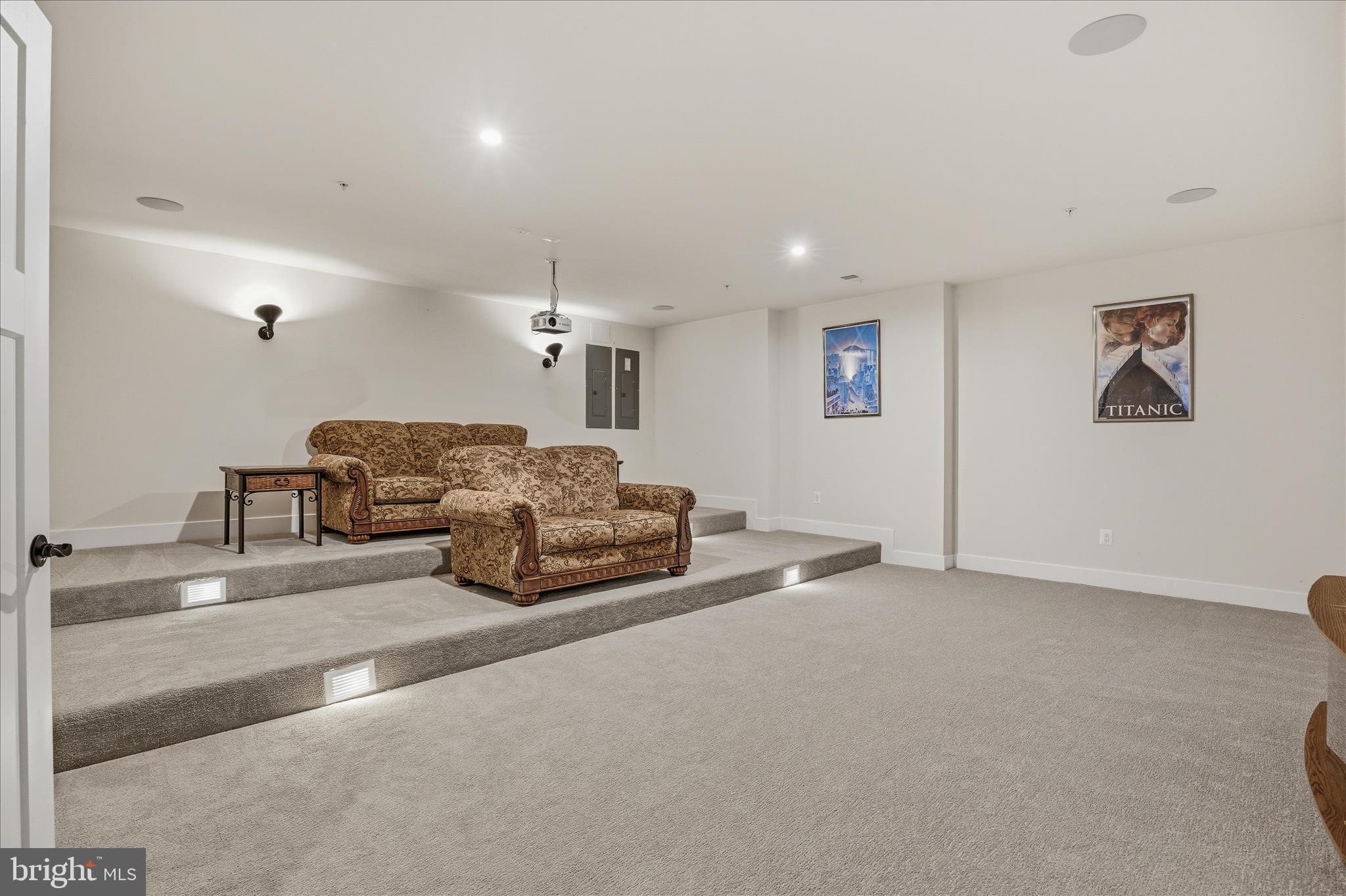 SOUTHERN HILLS - Residential