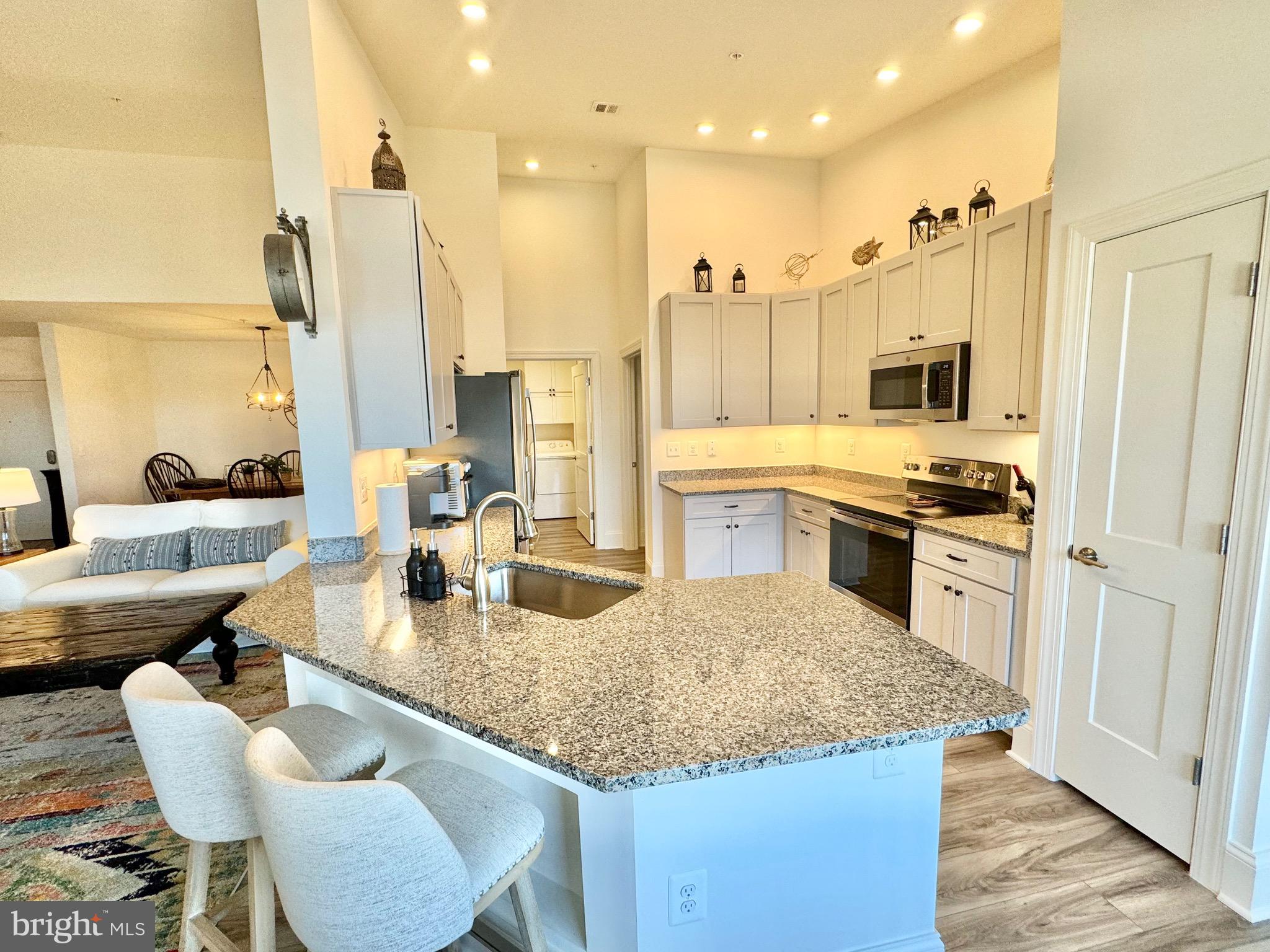 MIDDLE RIVER - Residential