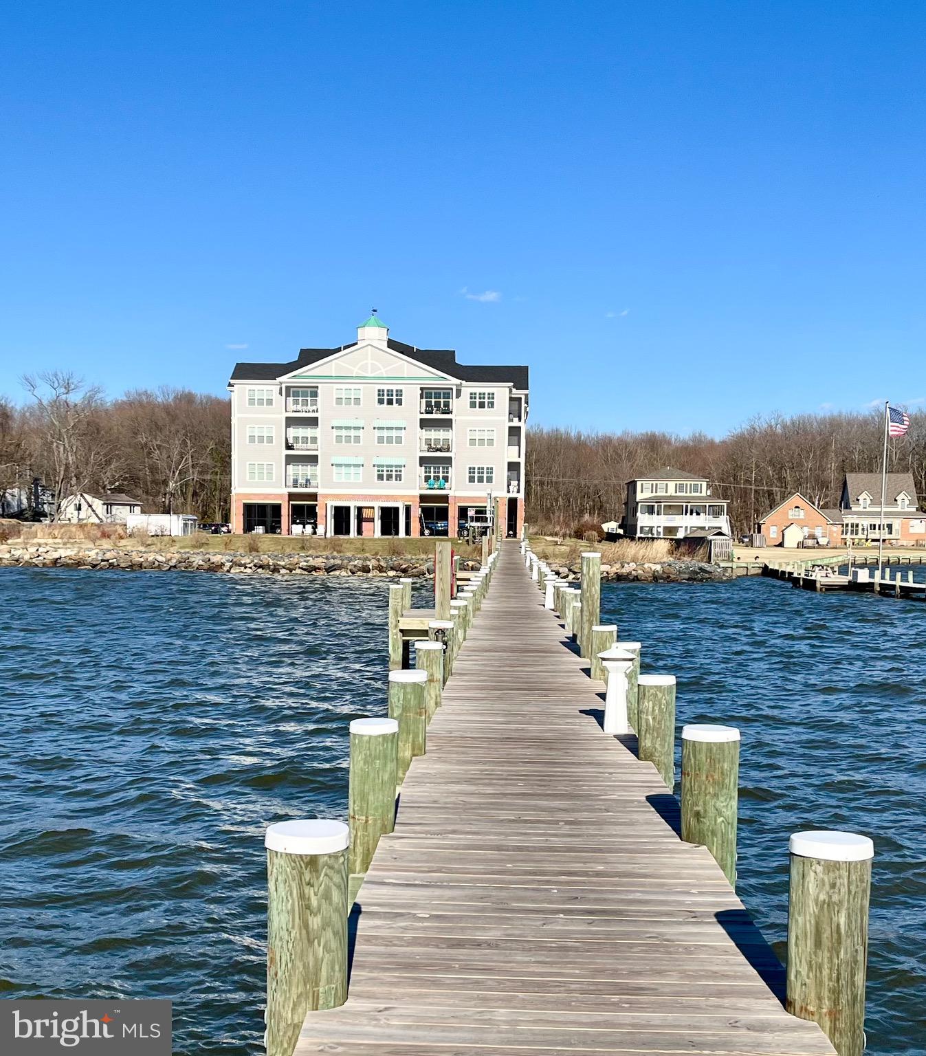MIDDLE RIVER - Residential