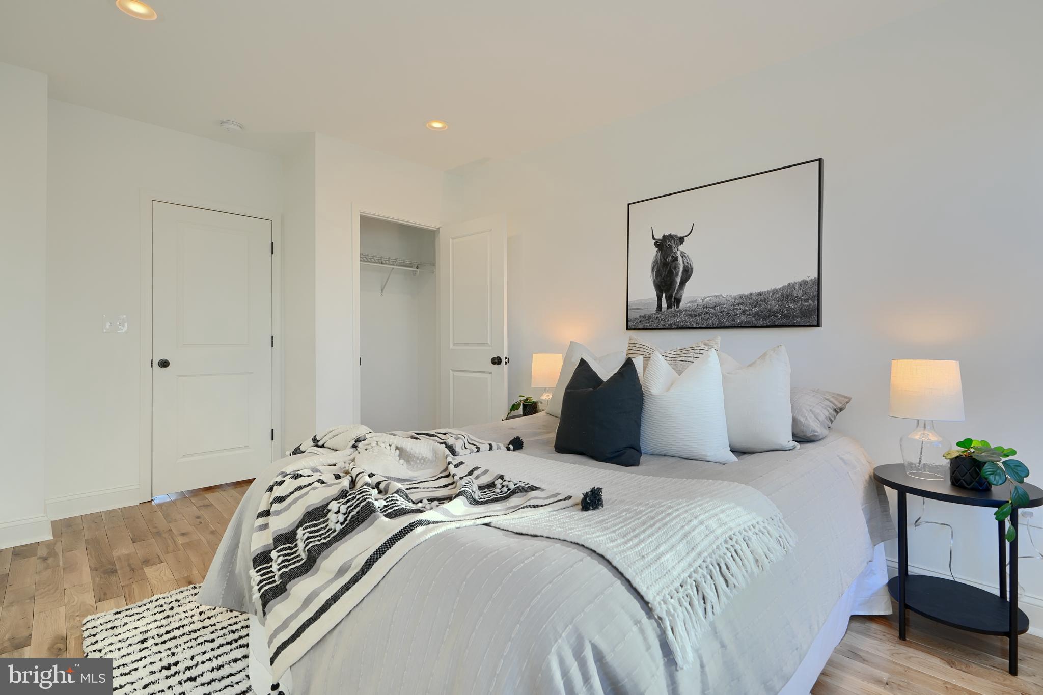 LOCUST POINT - Residential