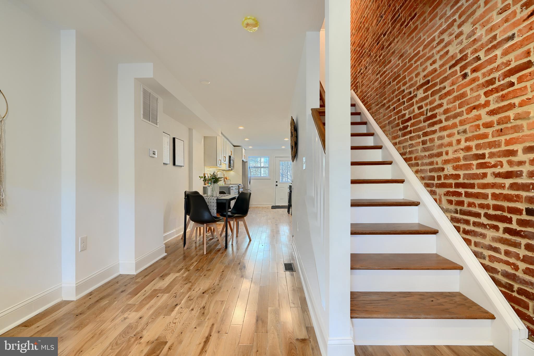 LOCUST POINT - Residential