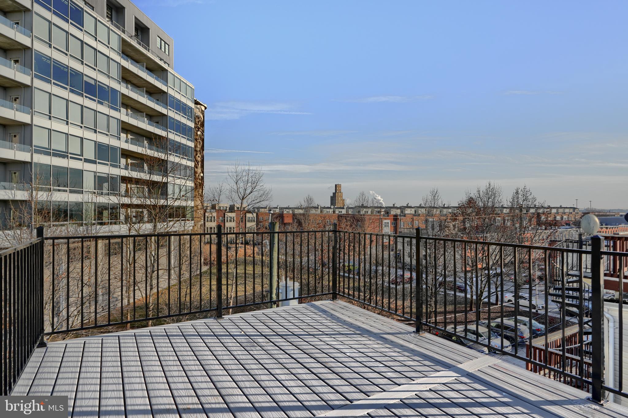 LOCUST POINT - Residential