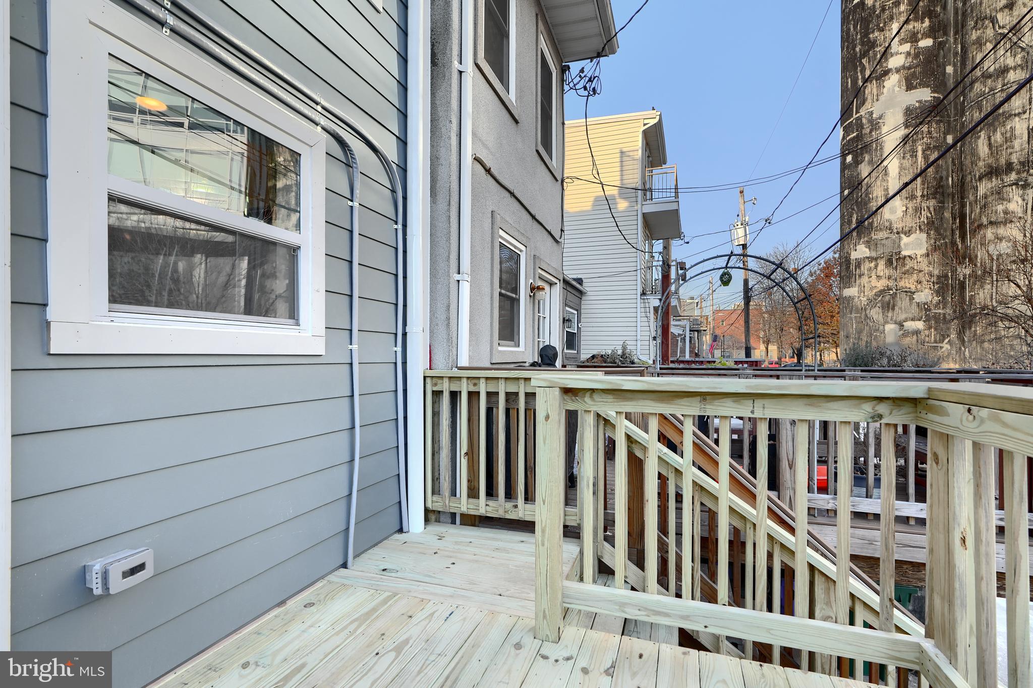 LOCUST POINT - Residential
