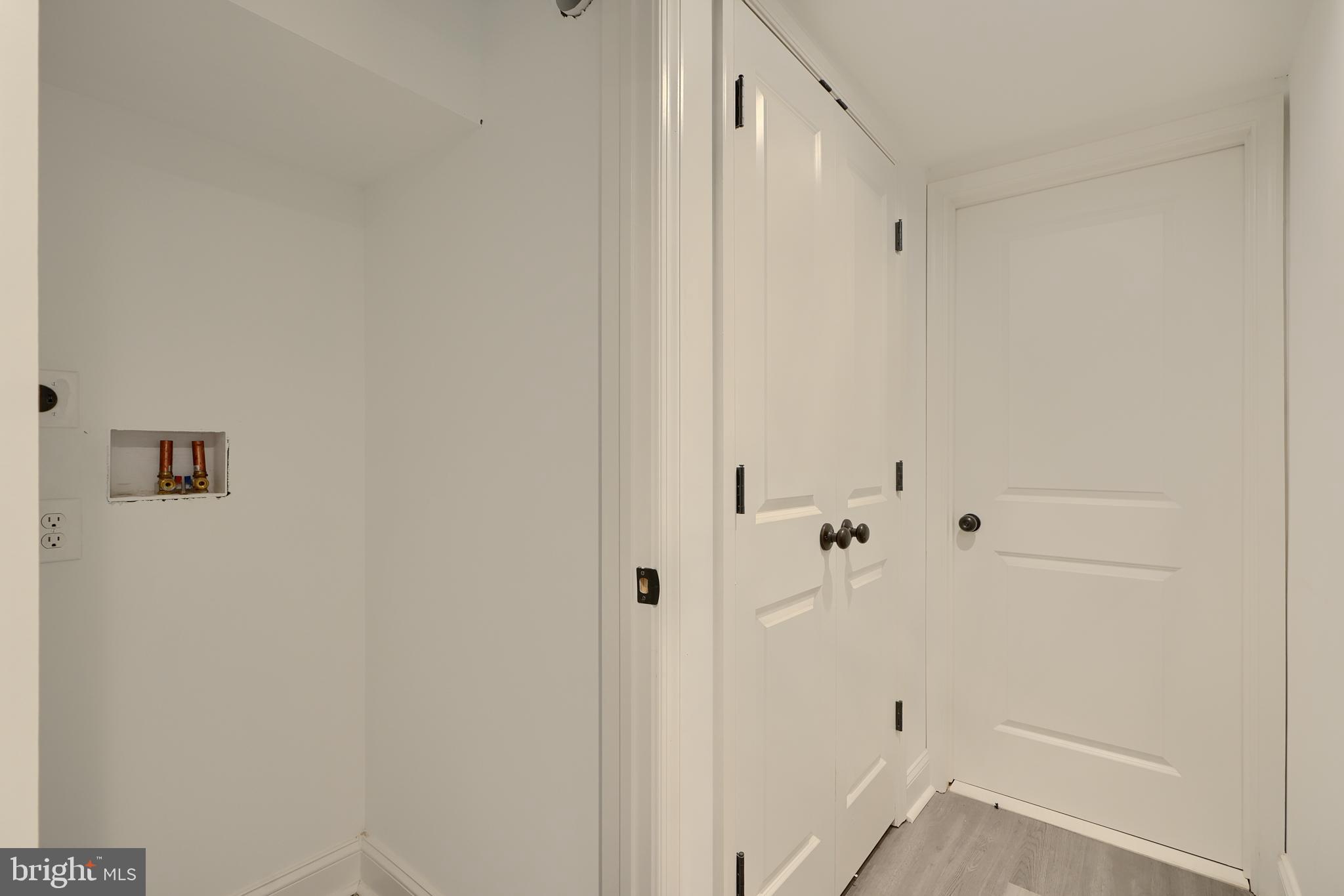 LOCUST POINT - Residential
