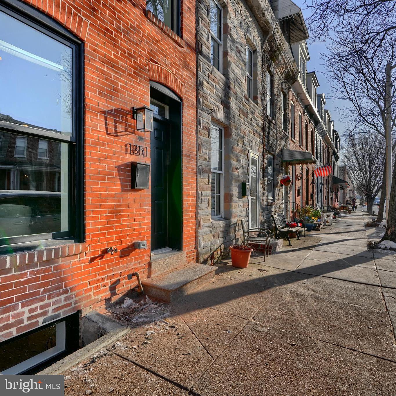 LOCUST POINT - Residential
