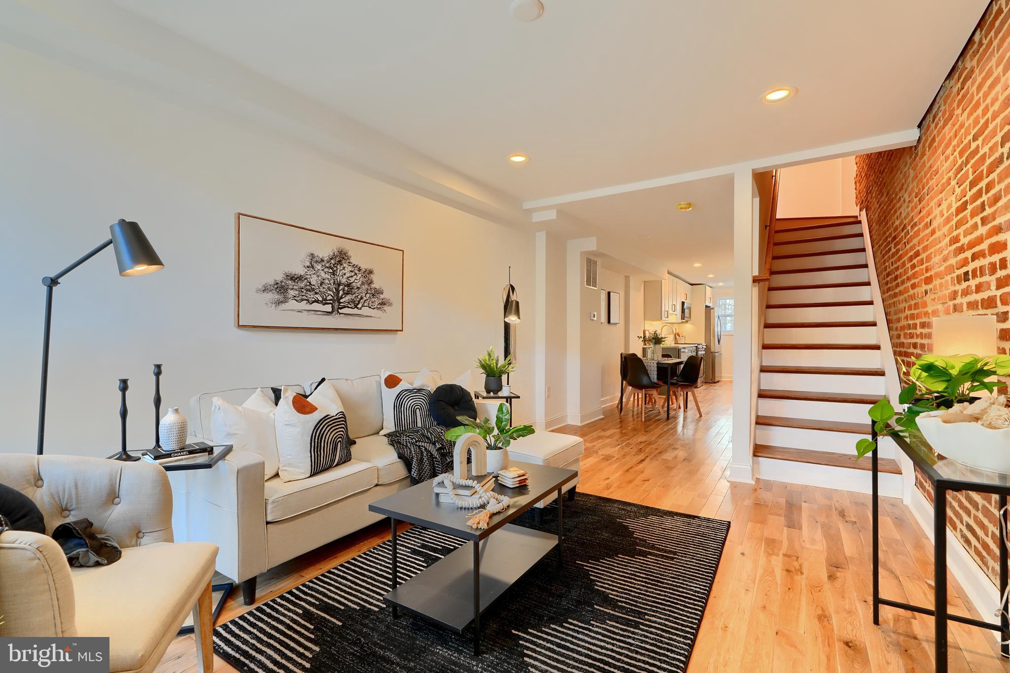 LOCUST POINT - Residential