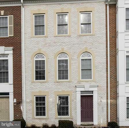 Freshly painted, new carpet, and spotless! Move right in this nearly new Camden Crossing home! Enjoy expansive living room and eat in kitchen that opens to rear deck. Generous sized master Bed room with walk in closet and bath. First floor den and family room area can be used as extra living space or 4th bedroom. Convenient to UMAB, UofB, Downtown, Camden Yards, and M&T Stadium.