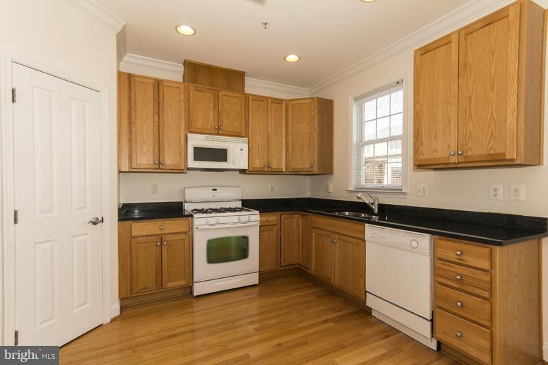 CAMDEN CROSSING - Residential Lease