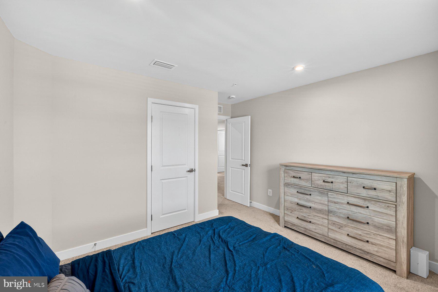 BRENTWOOD - Residential