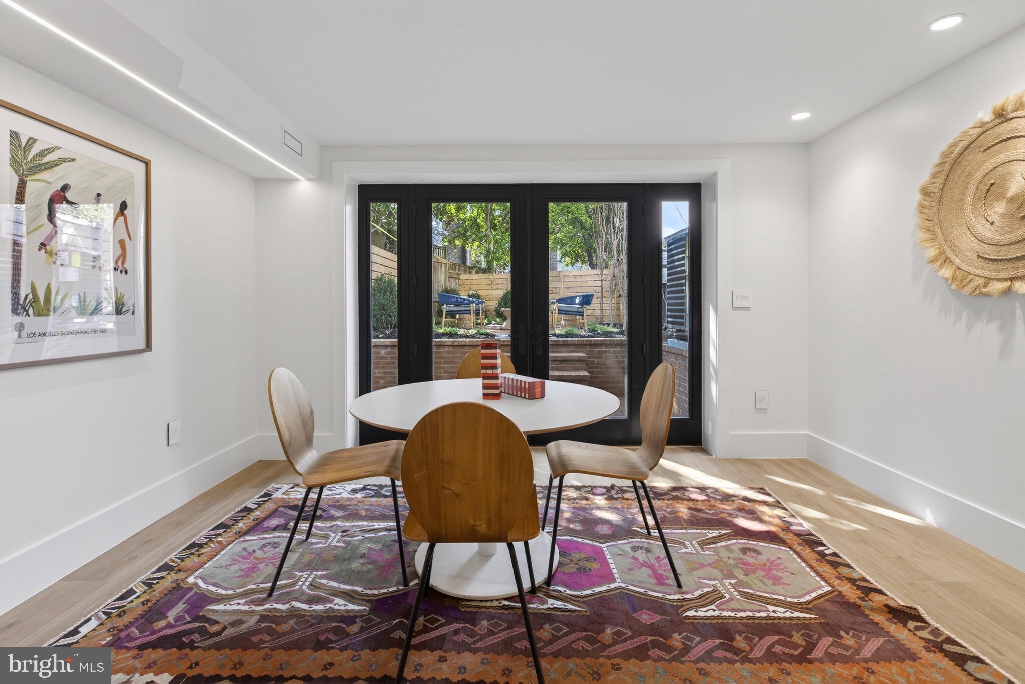 CAPITOL HILL - Residential