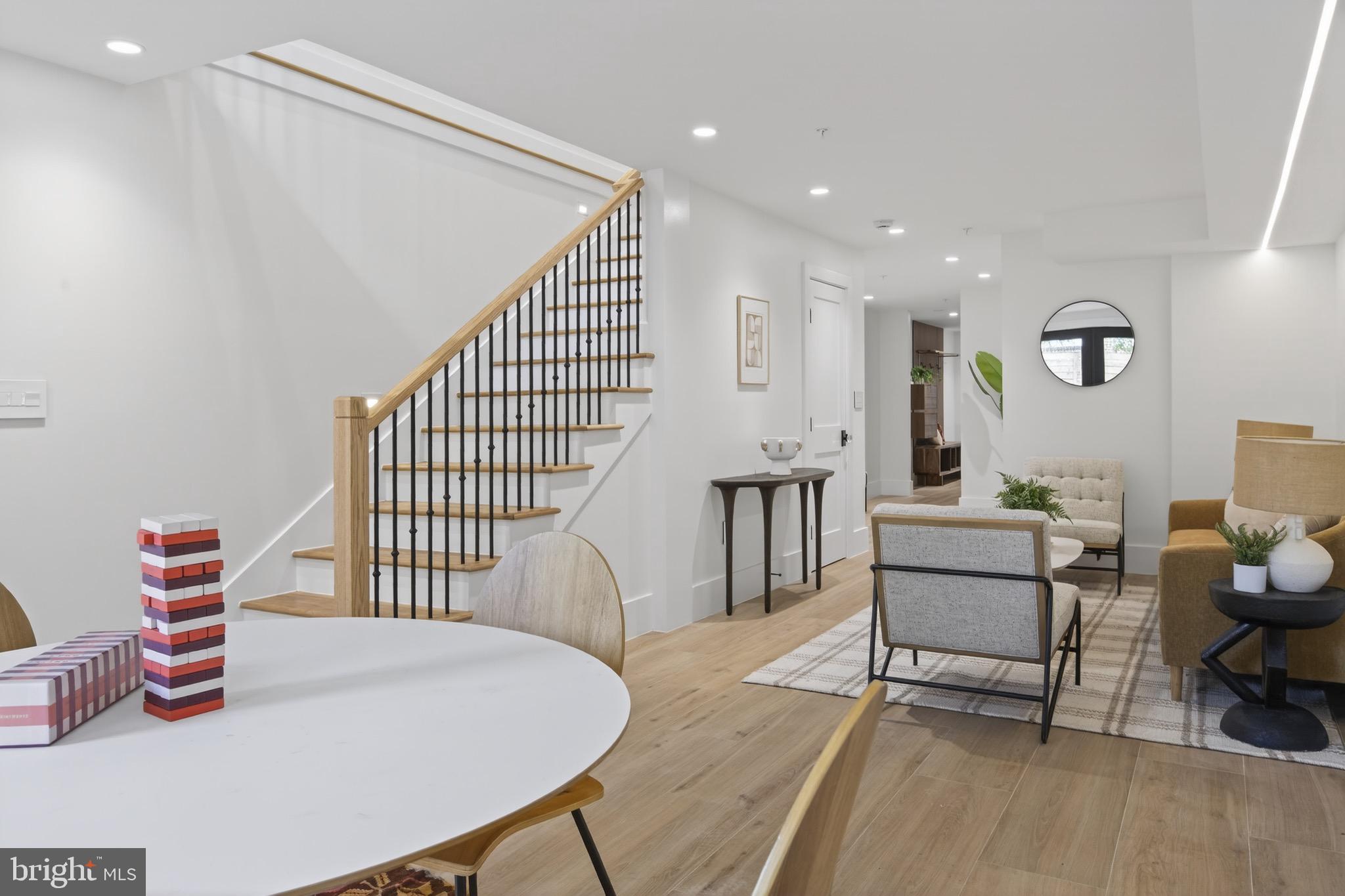CAPITOL HILL - Residential