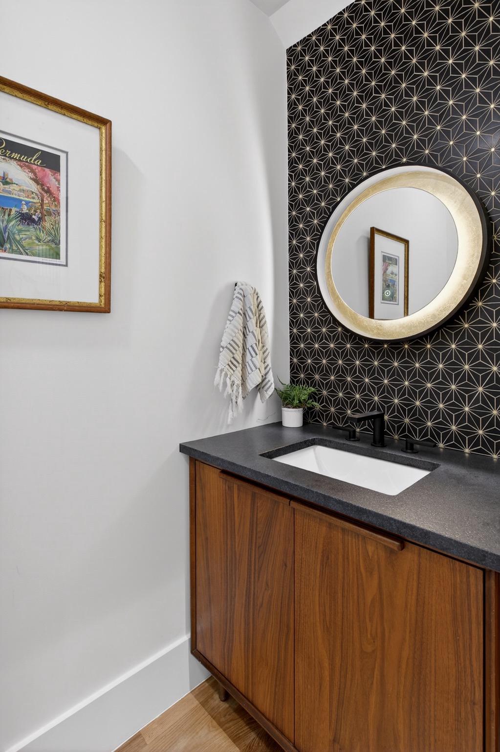 CAPITOL HILL - Residential