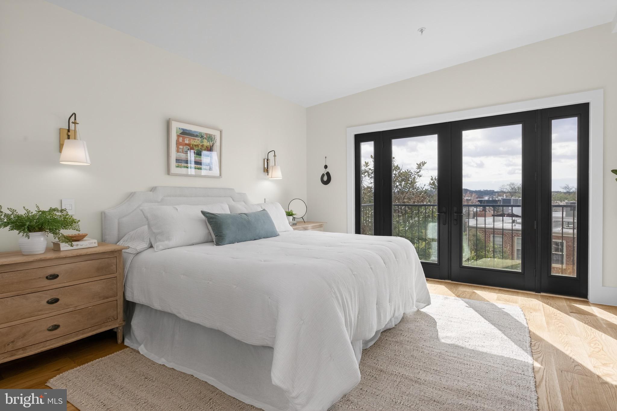 CAPITOL HILL - Residential