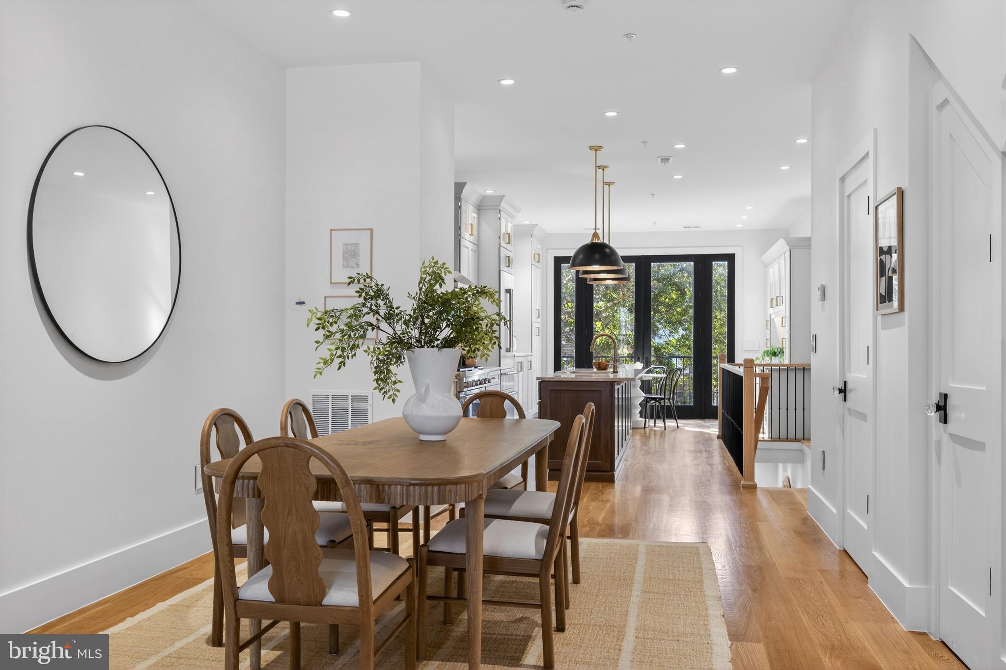 CAPITOL HILL - Residential