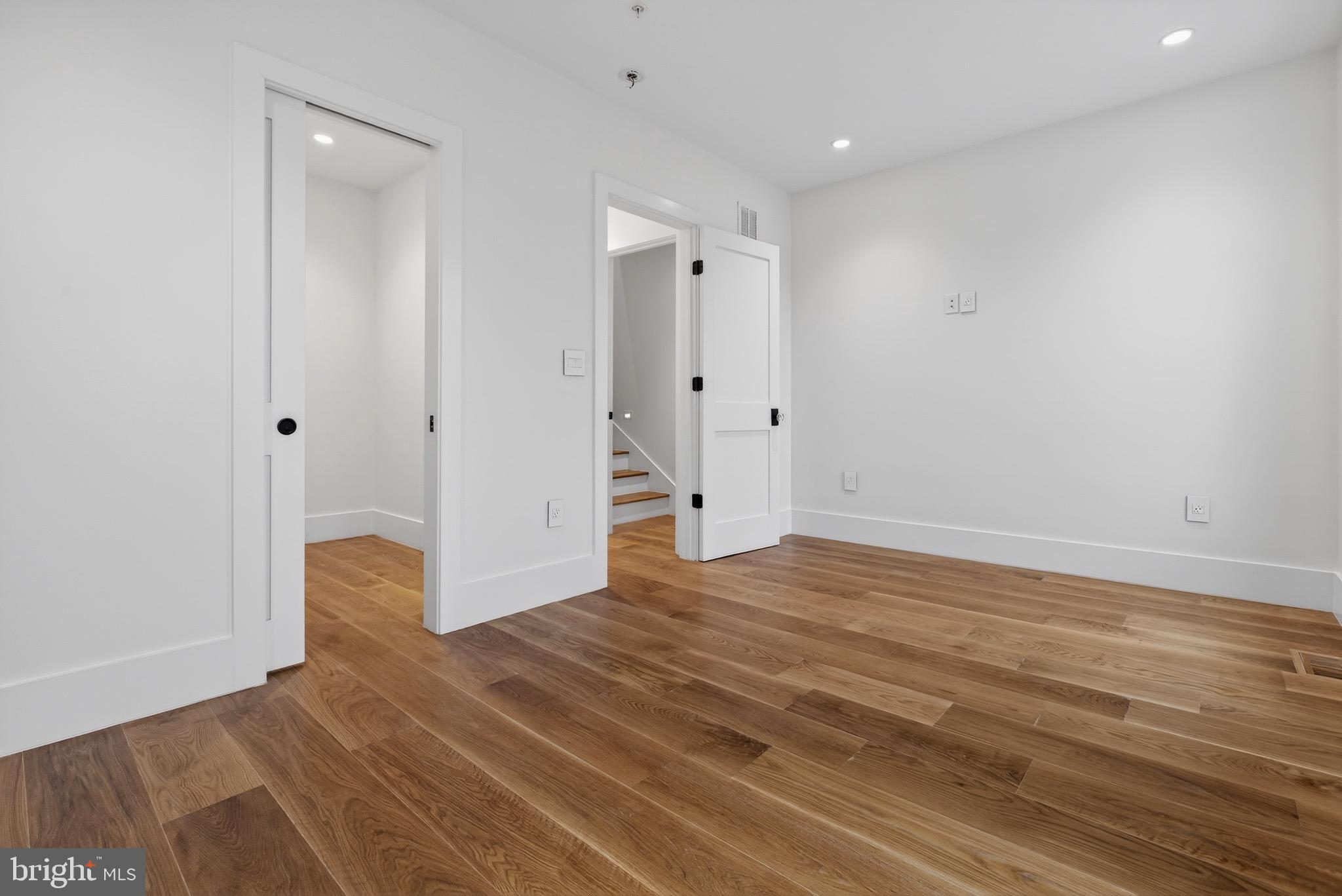 CAPITOL HILL - Residential