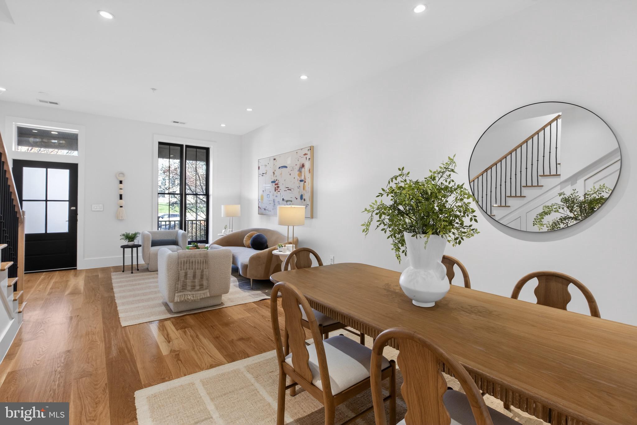 CAPITOL HILL - Residential