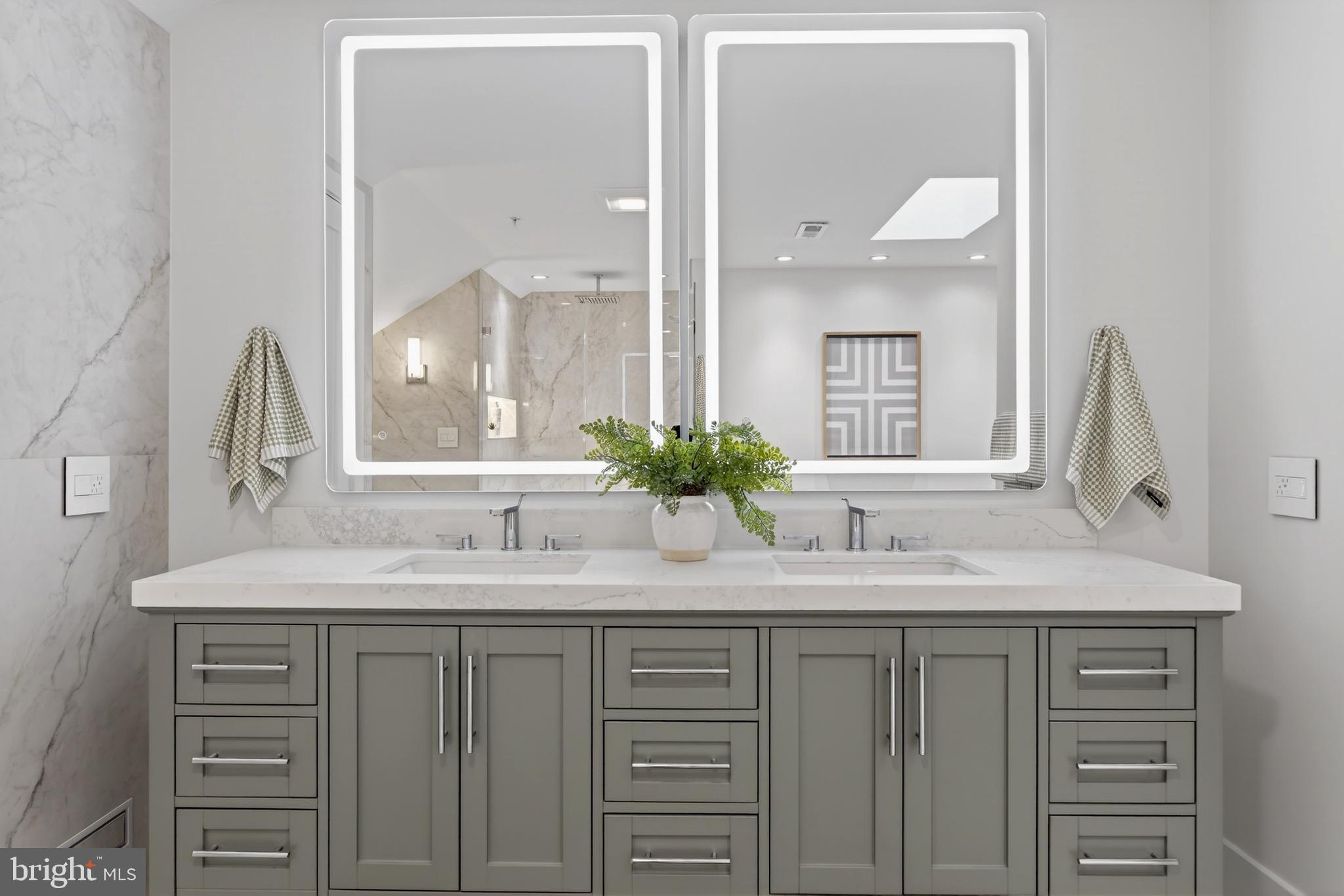 CAPITOL HILL - Residential