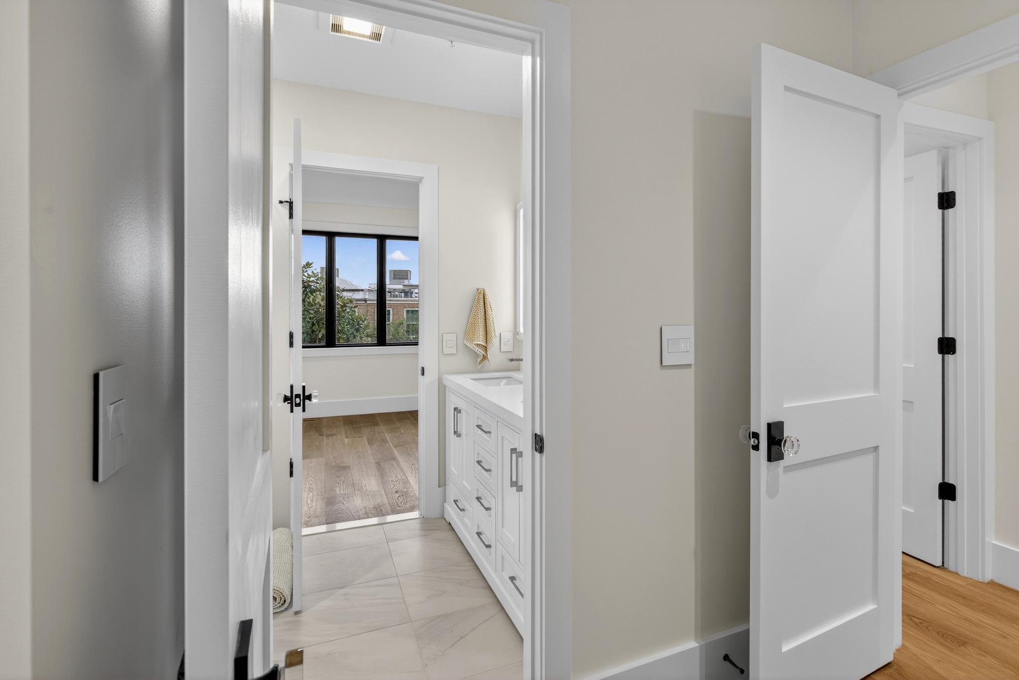 CAPITOL HILL - Residential