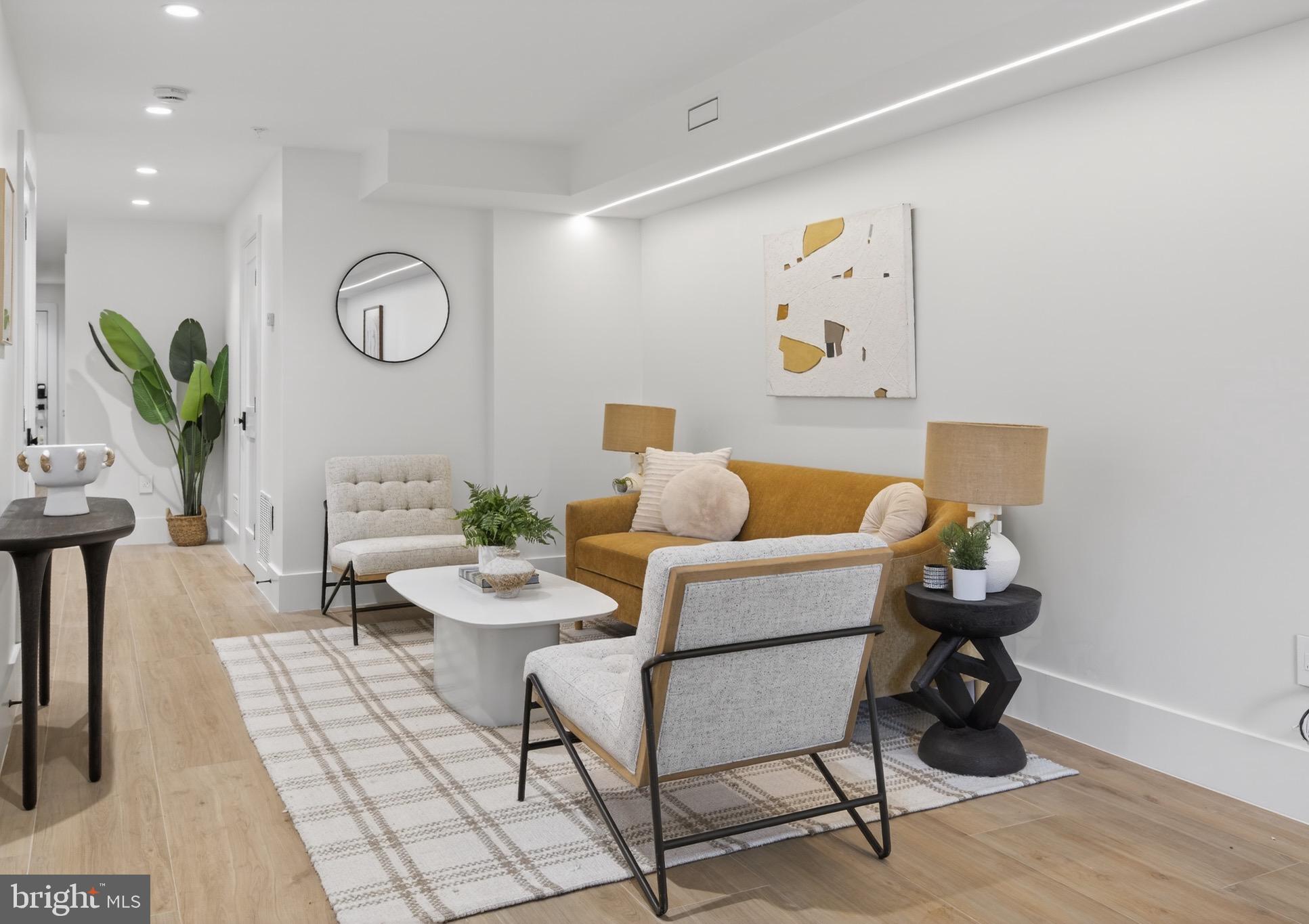 CAPITOL HILL - Residential