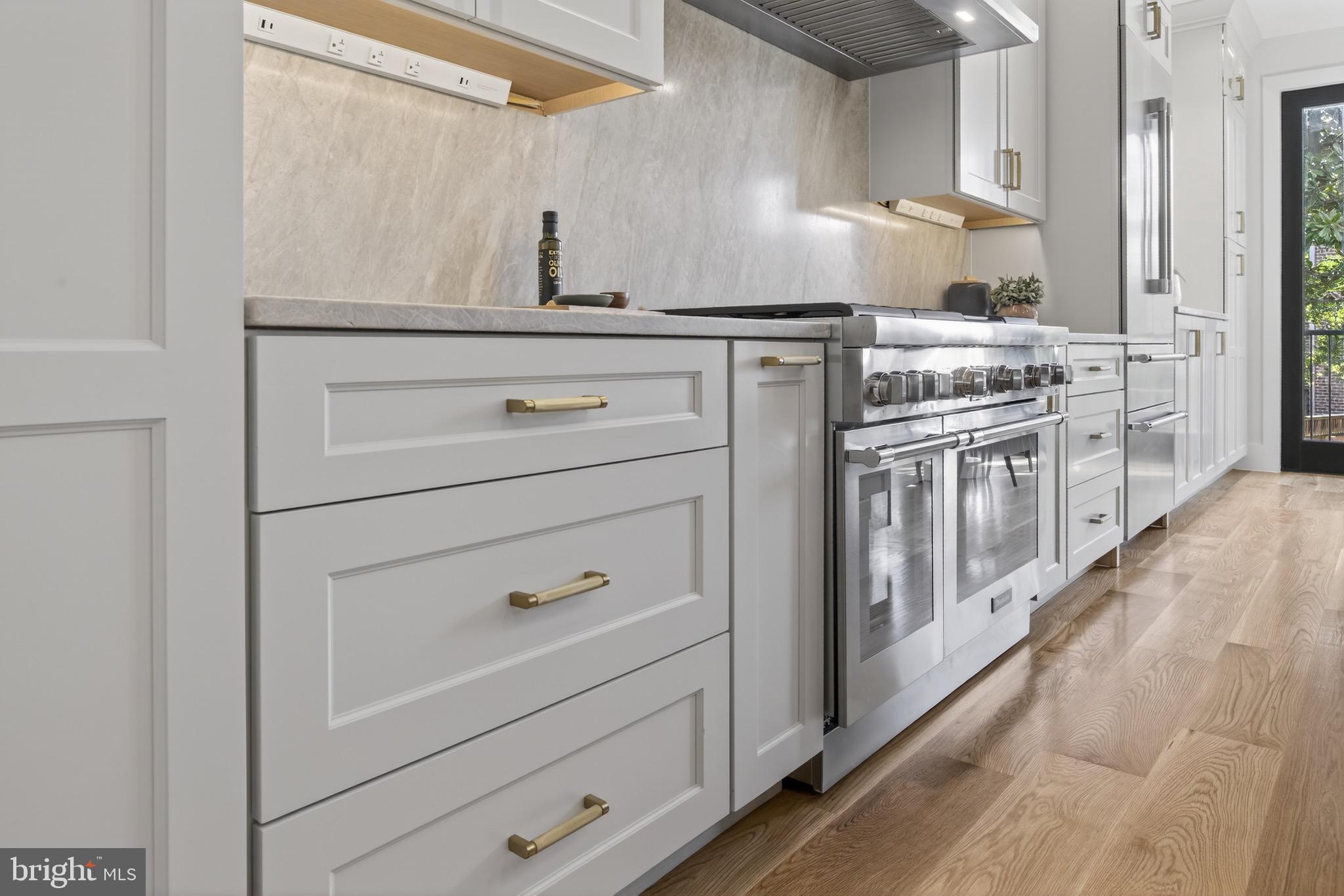 CAPITOL HILL - Residential