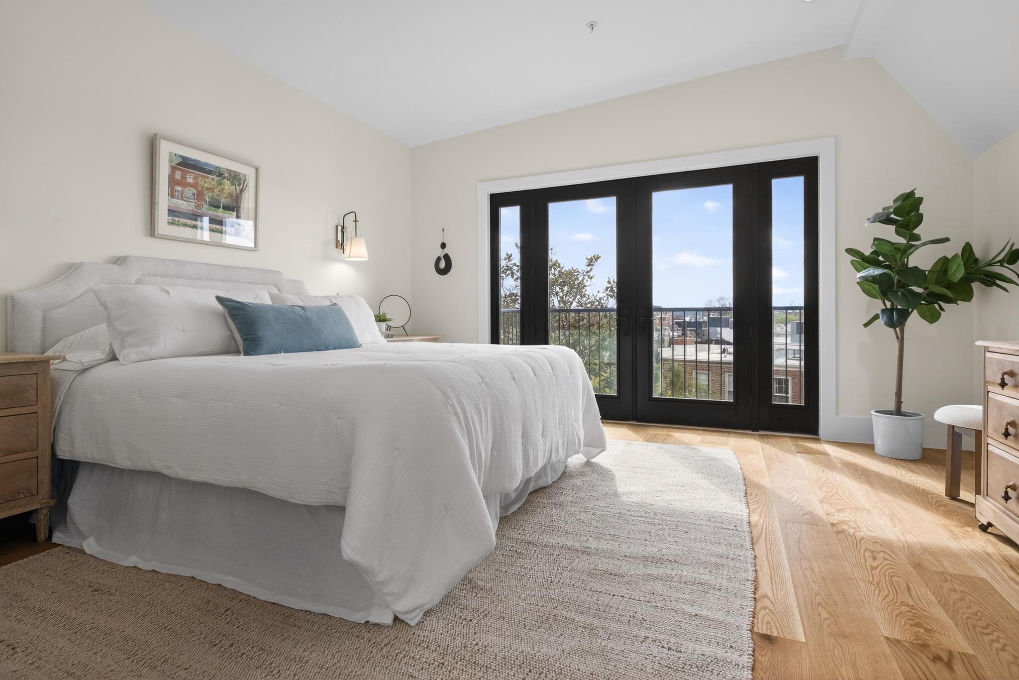 CAPITOL HILL - Residential