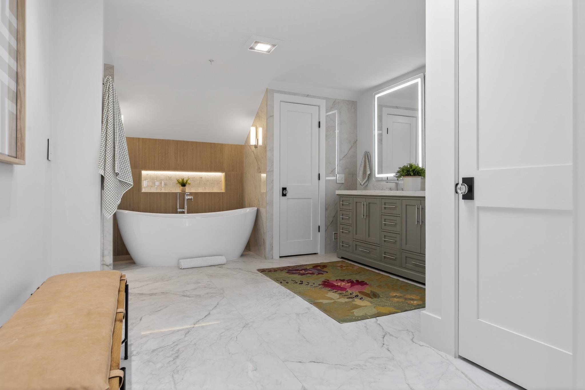 CAPITOL HILL - Residential