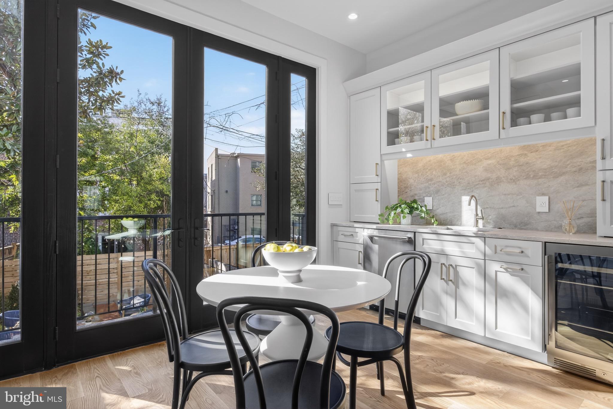 CAPITOL HILL - Residential