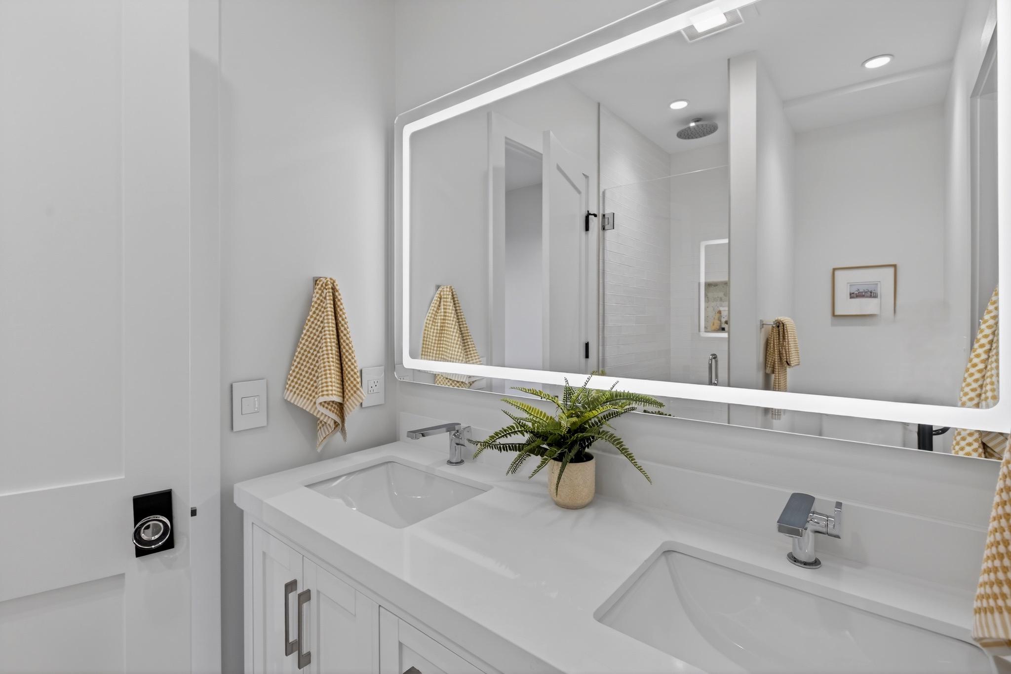 CAPITOL HILL - Residential