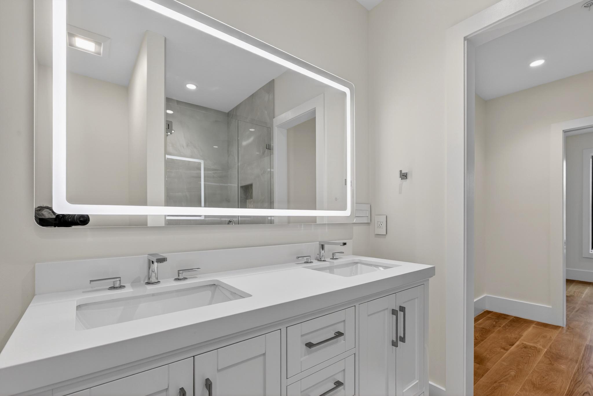 CAPITOL HILL - Residential
