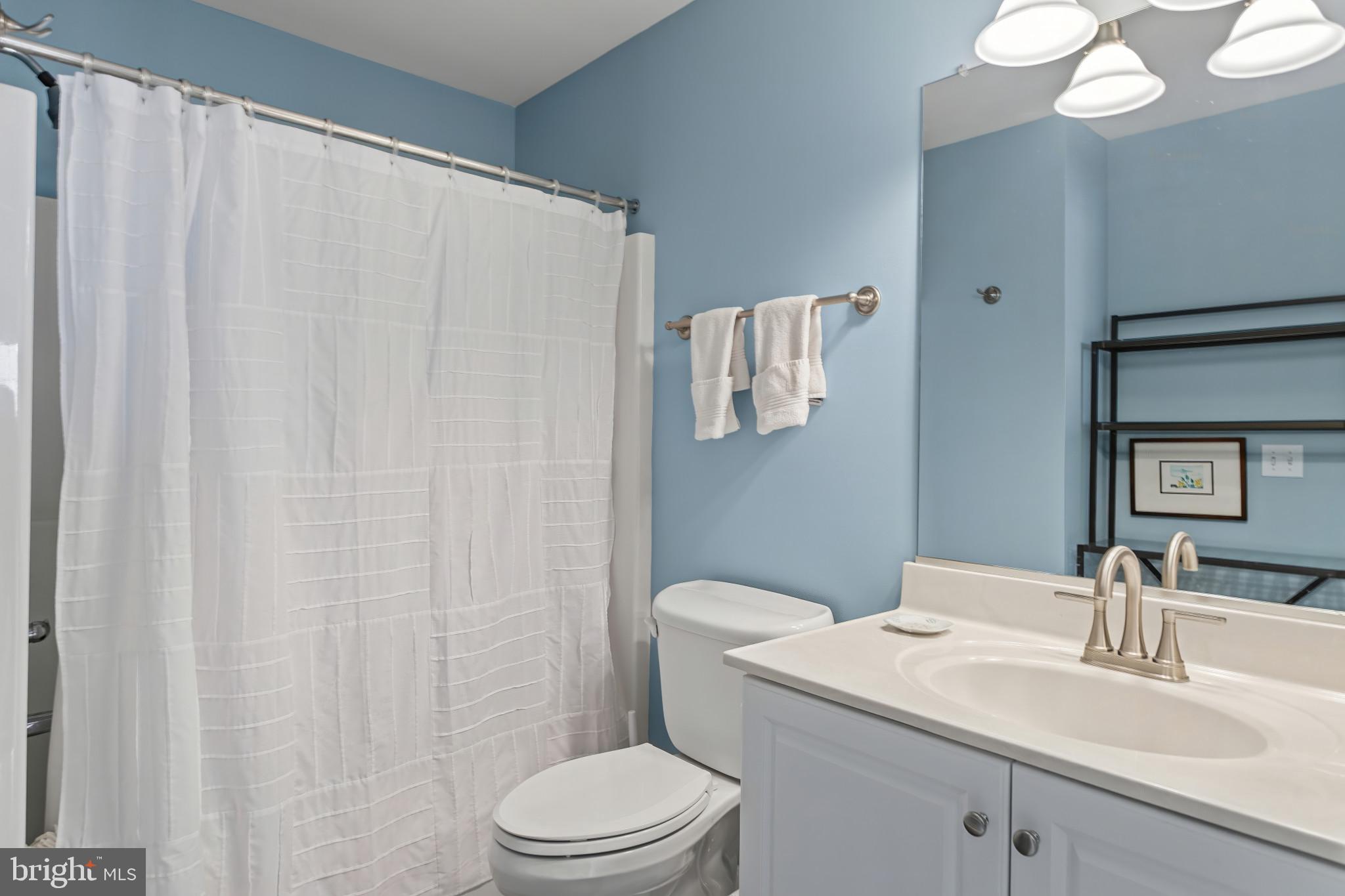 FOXFIELD AT MIDDLETOWN - Residential