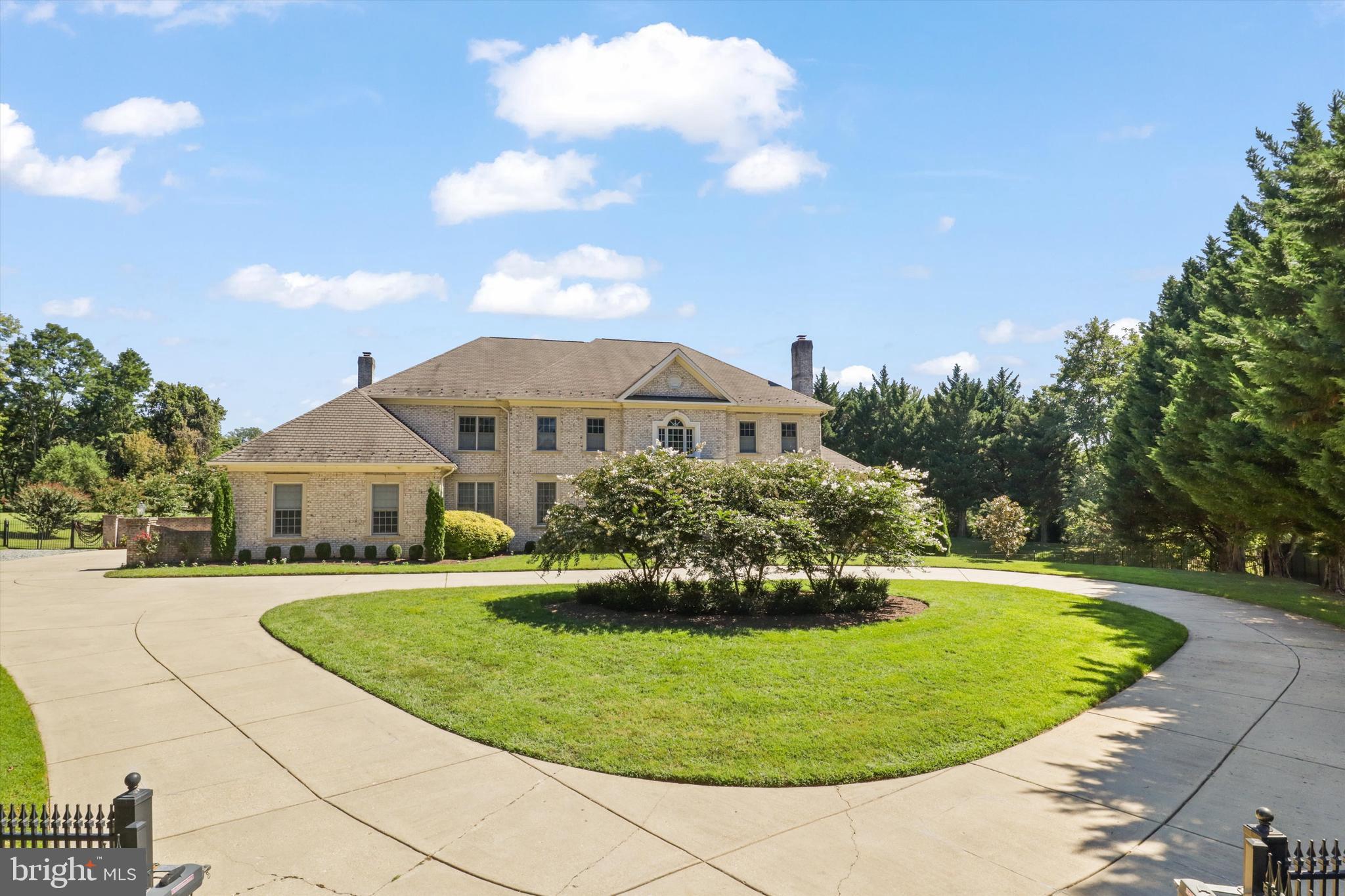 SADDLE RIDGE - Residential