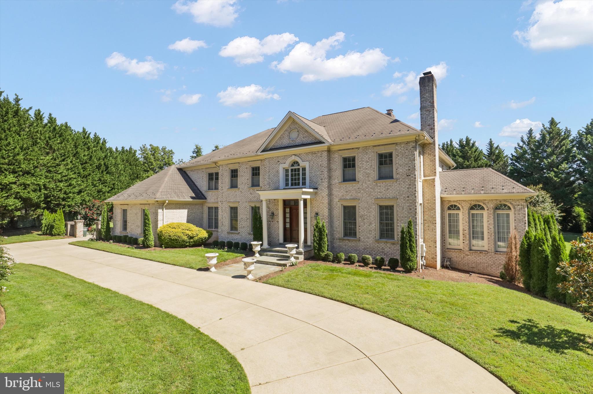 SADDLE RIDGE - Residential