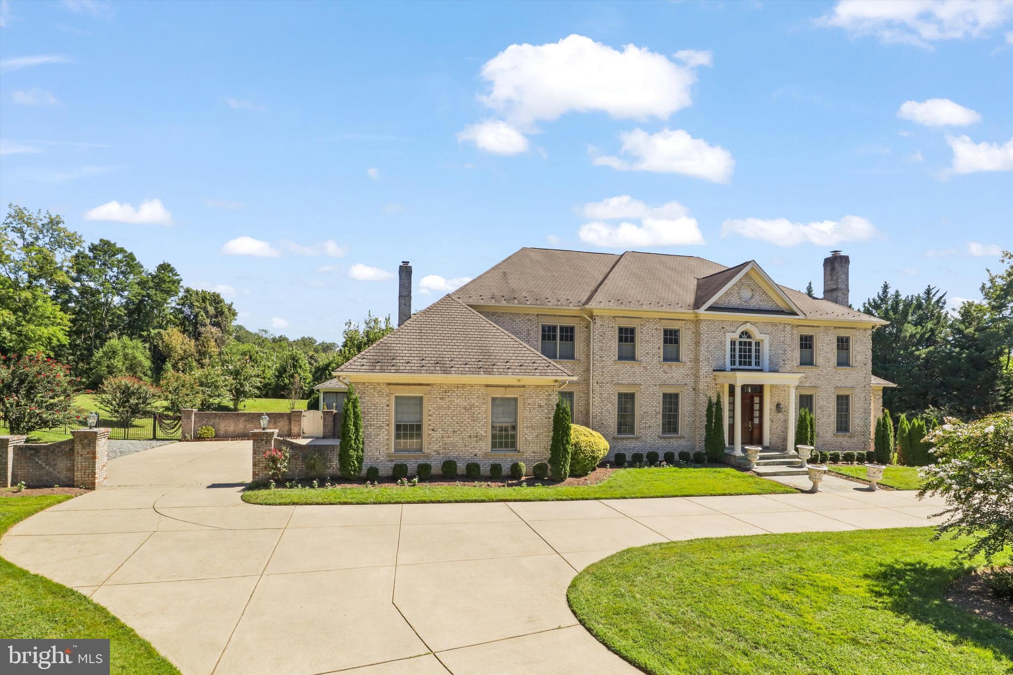 SADDLE RIDGE - Residential