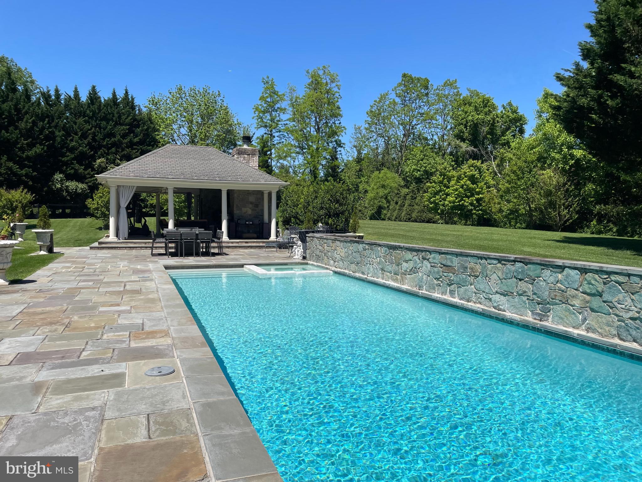 SADDLE RIDGE - Residential