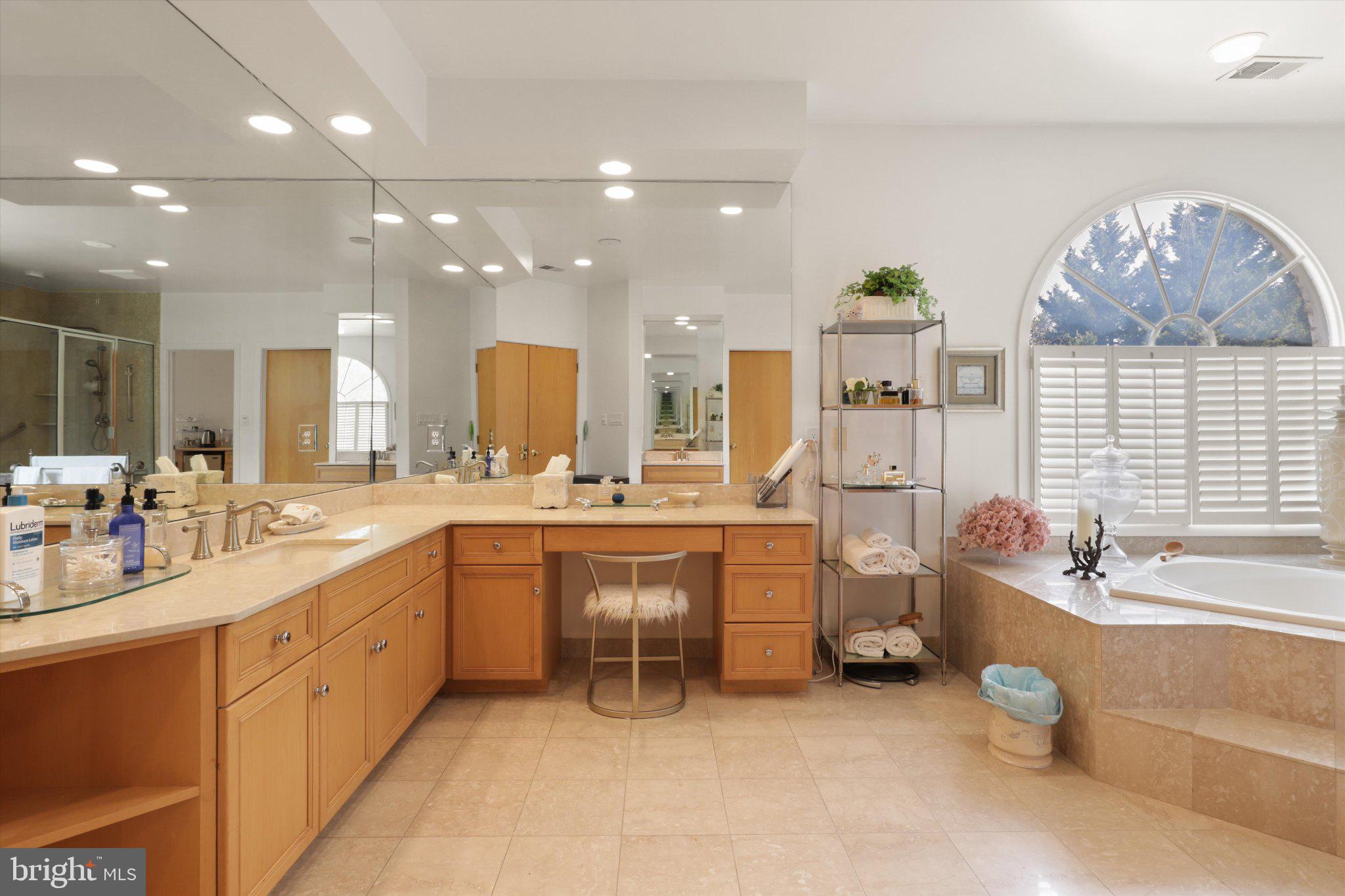 SADDLE RIDGE - Residential