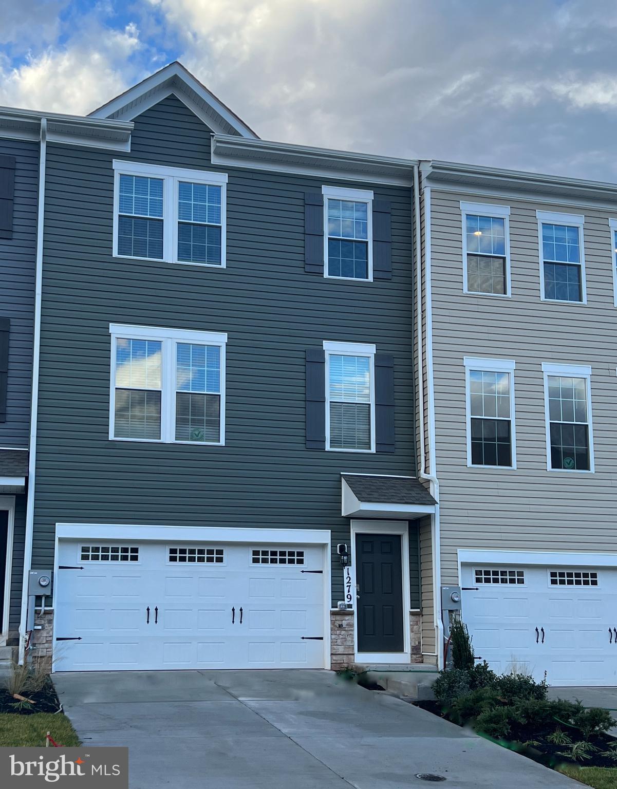 NEWER  TOWN HOME - 3 bedroom,  3.5 bathrooms  - Front door facing EAST-walk out to WEST- TH in Preserve at Tuscarora- LUXURY Design Townhouse on 3 spacious levels. Gleaming floors, New carpet, Window blinds, Laundry on Upper Level.  Gourmet Kitchen  with SS Appliances, oversized island and breakfast room overlooking to deck and green space, kitchen open to family and living room, giving it beautiful open appearance. It has gas stove, exquisite finishes, GREAT ISLAND and recessed lighting.  Upstairs level boasts great Master bedroom featuring  walk-in closet, luxury en suite bath w/dual vanity and soaking tub. Bedroom level laundry room, two additional spacious bedrooms and a second full bathroom. Lower Level  has a full bathroom, open recreation room and walk out to backyard.  Large two car garage and ample driveway round out this lovely townhome.  Great panoramic mountainous views & nice open space are visible from the lovely composite deck.  Single family comfort in almost new townhome. Lawn care maintained by HOA. Immediate occupancy available!  Location - Location close to commuter routes, shopping and downtown Frederick, Ft. Detrick, National Cancer Institute, parks, walking/biking trails and all that Frederick has to offer.  No pets!

Call Agent for details on getting in to see this great property!