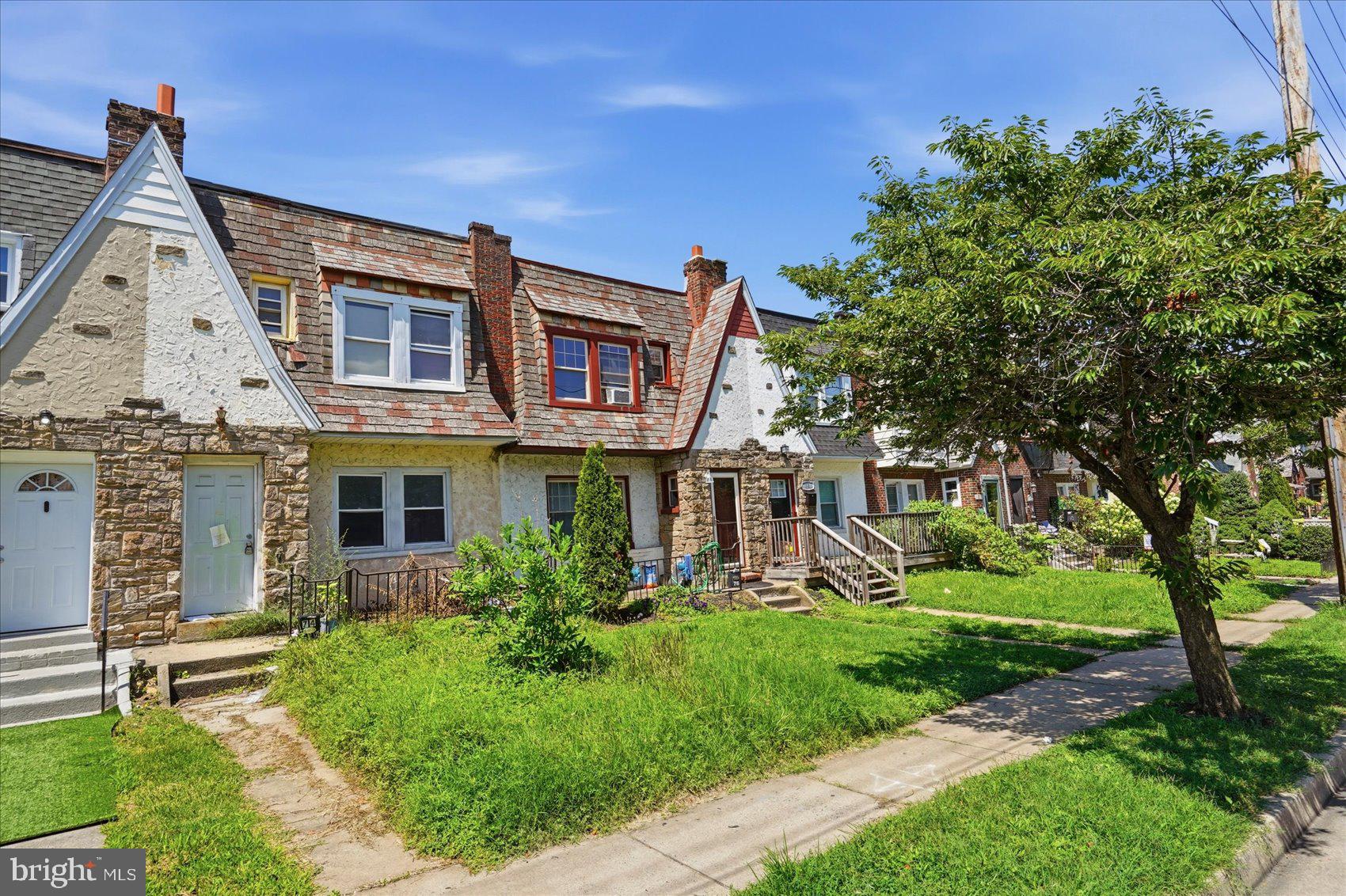 DUNDALK MANOR - Residential