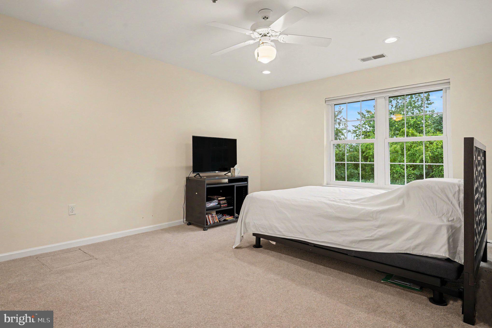 YARDLEY POINT - Residential