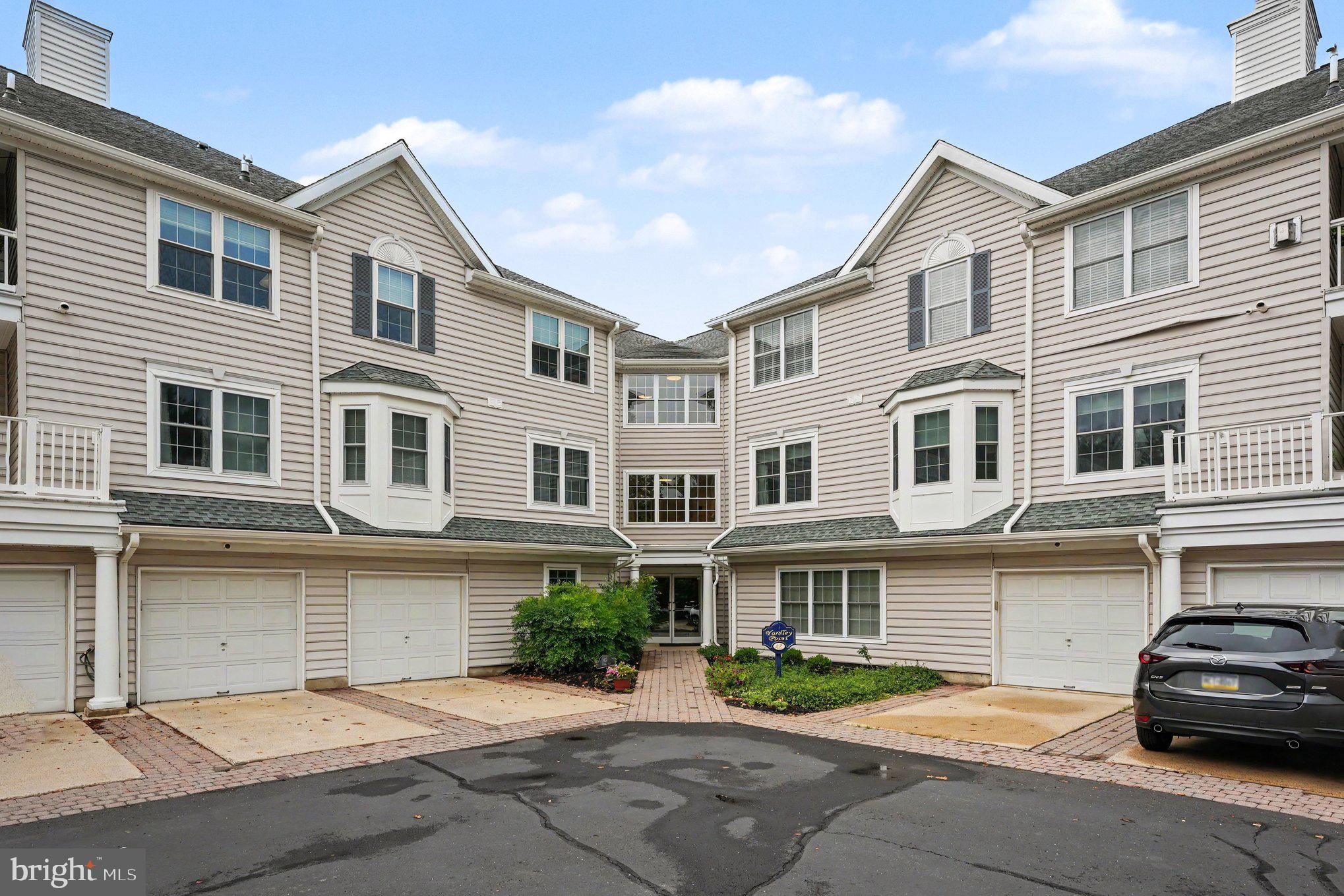 YARDLEY POINT - Residential