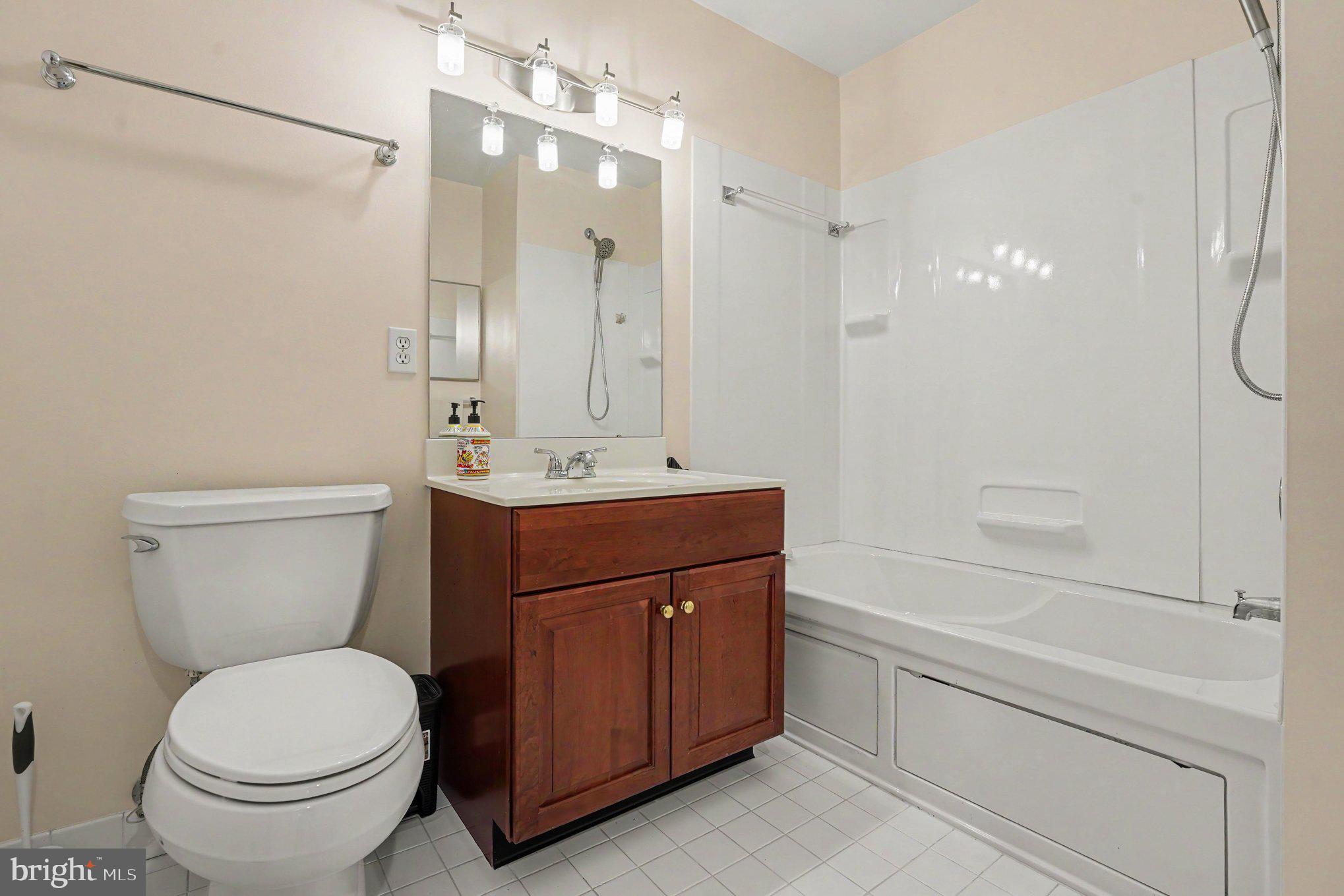 YARDLEY POINT - Residential