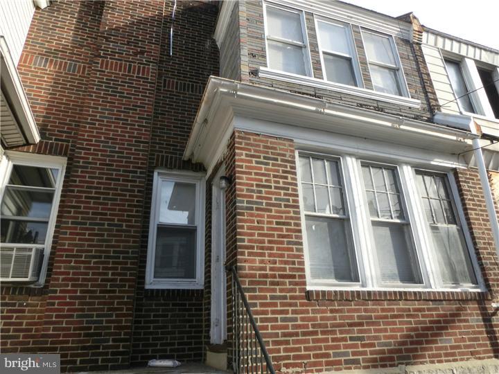 South Philly -This is a great rental at a great price for any investor. Property is rent ready and move right in. Property is sold as is and byer is responsible for u/o, All offers will be presented and must be submitted with a $2,000 deposit, proof of funds and AS IS addendum