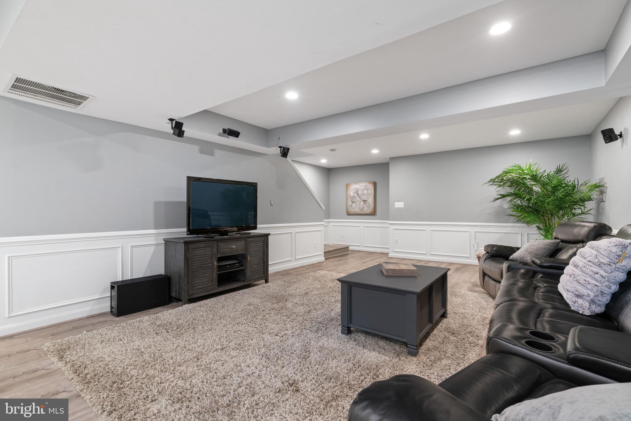 BROADLANDS - Residential