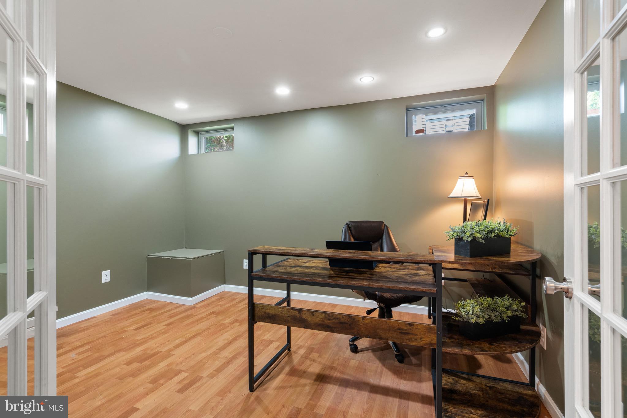 BROADLANDS - Residential