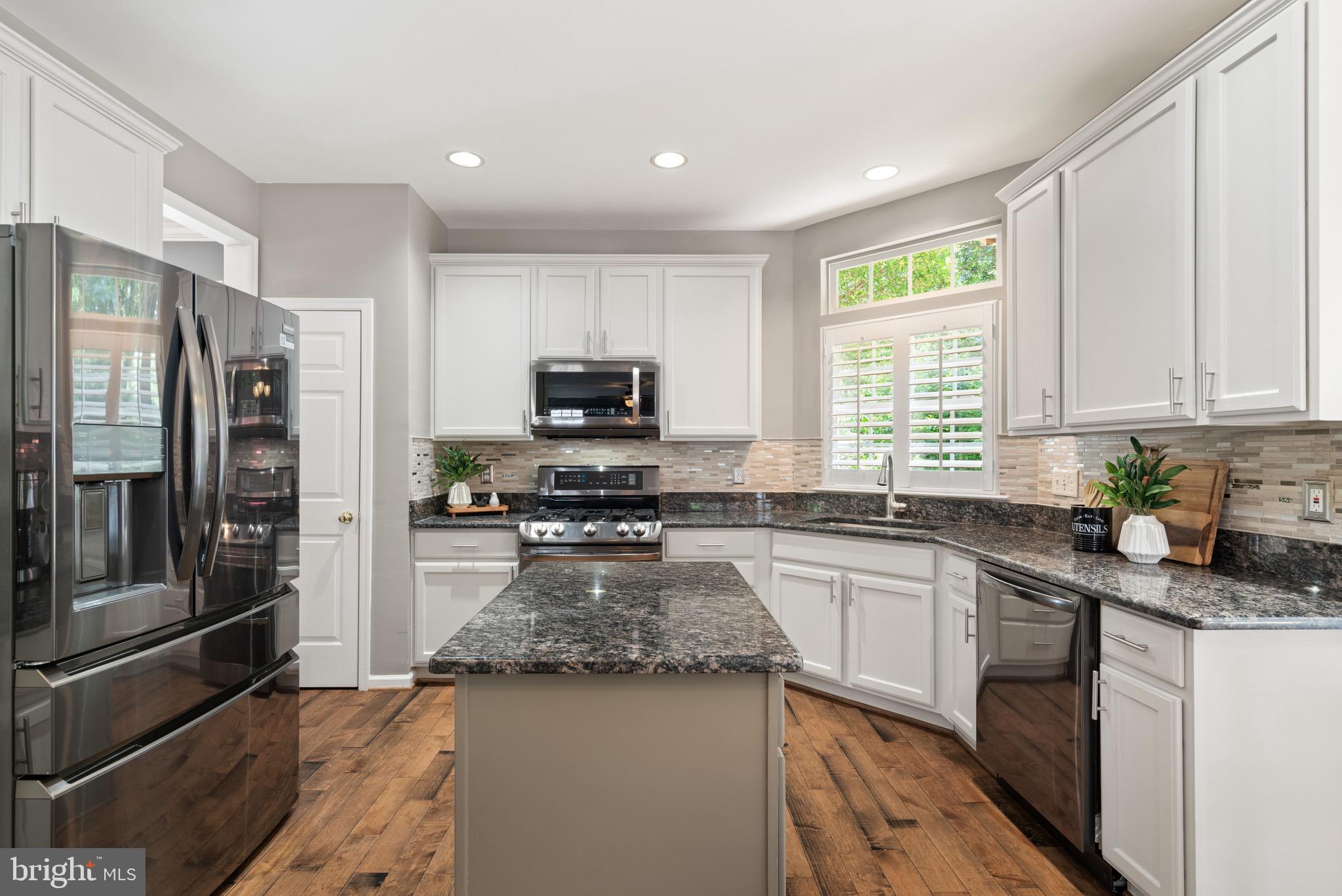 BROADLANDS - Residential