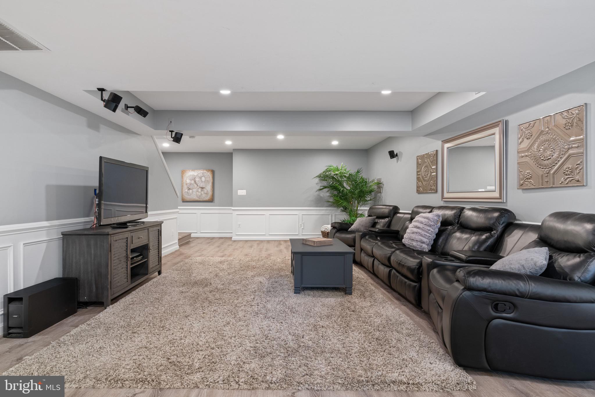 BROADLANDS - Residential