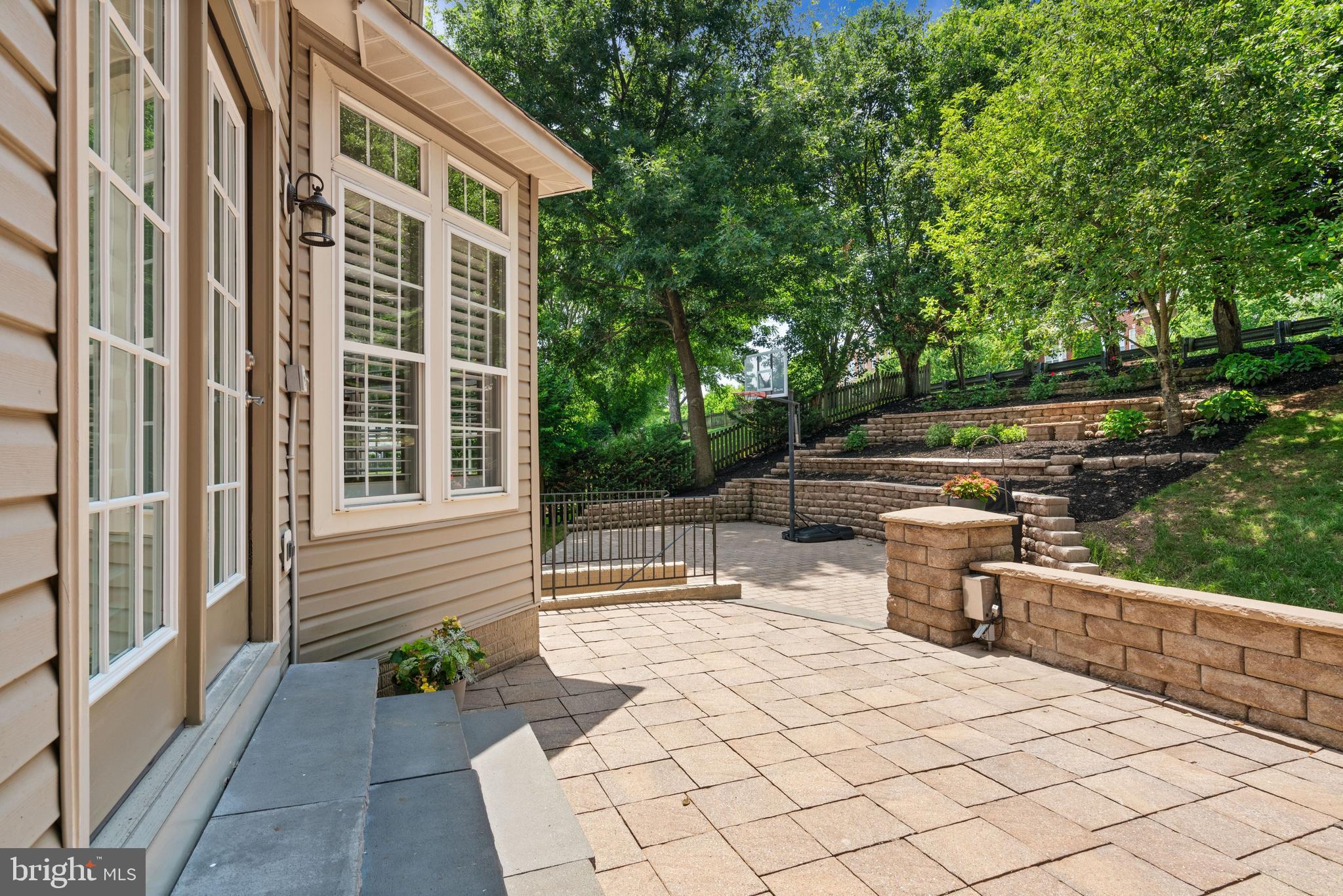 BROADLANDS - Residential