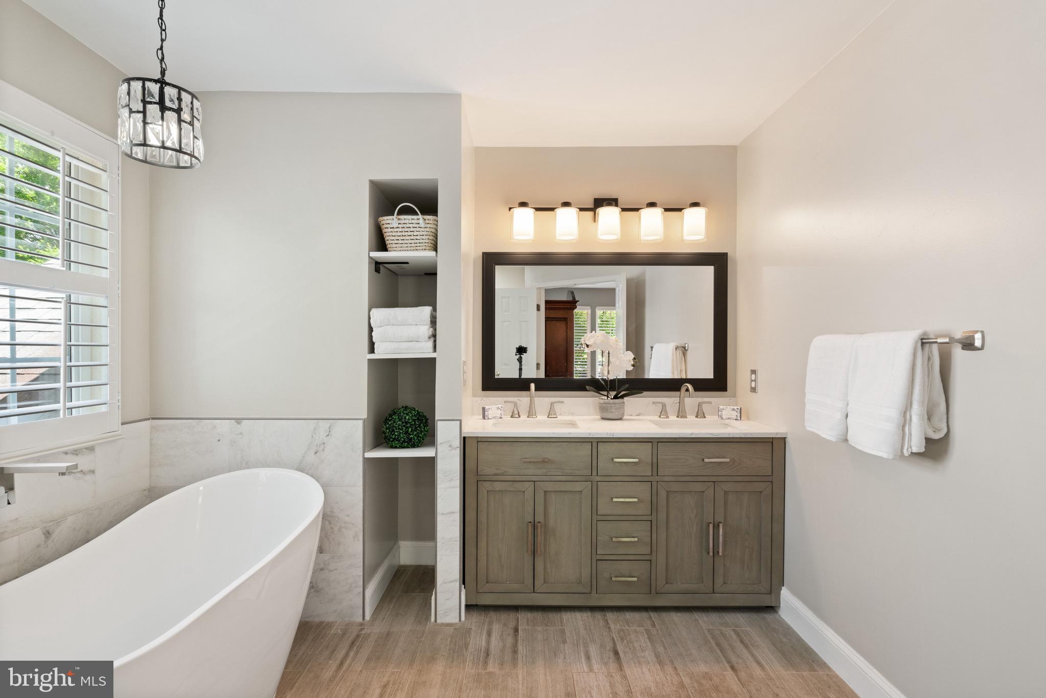 BROADLANDS - Residential
