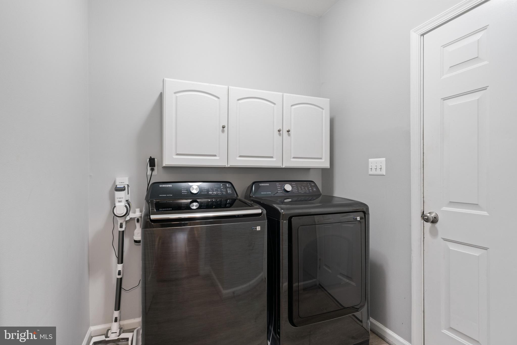 BROADLANDS - Residential