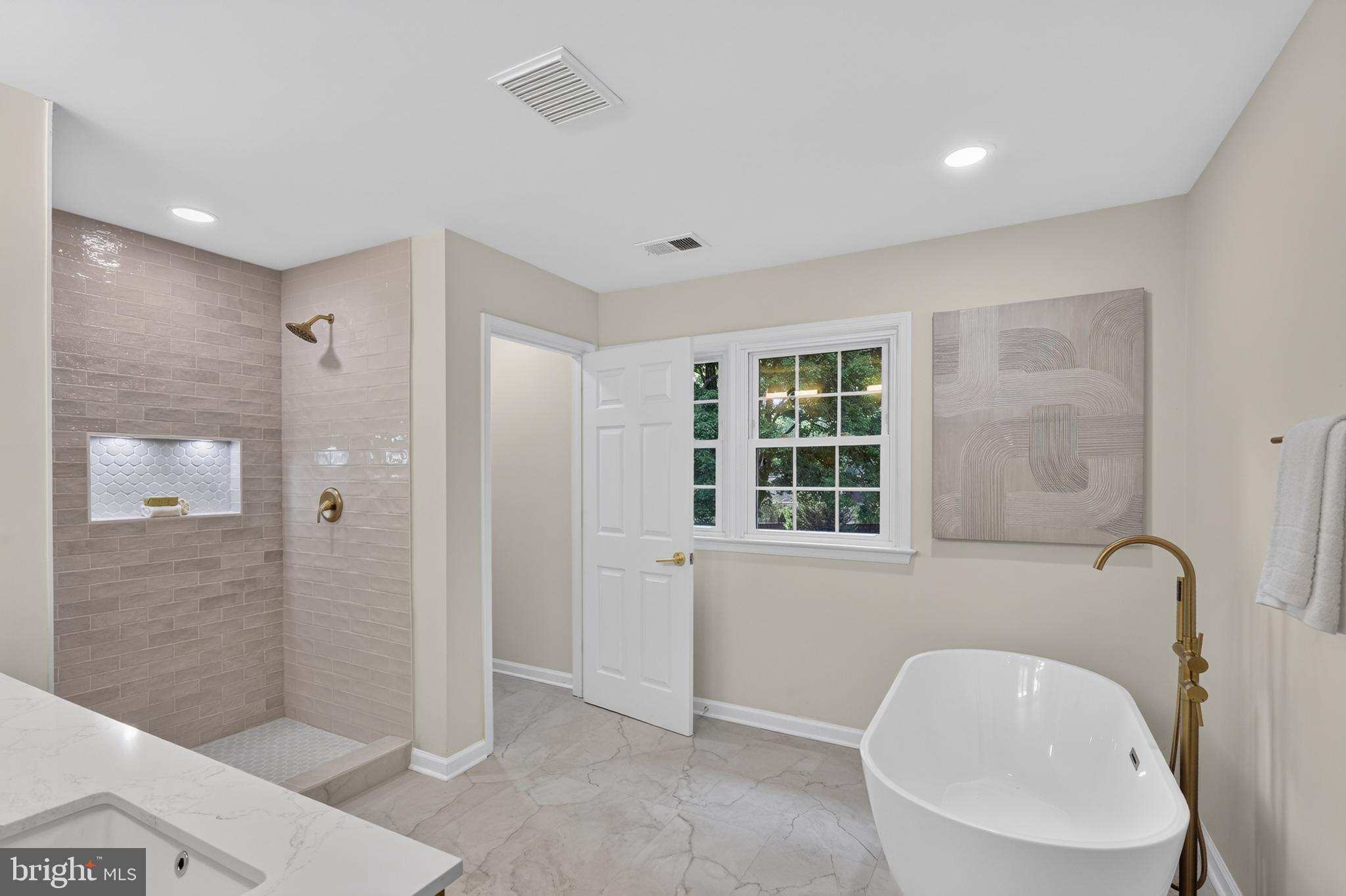 ASHLAWN - Residential