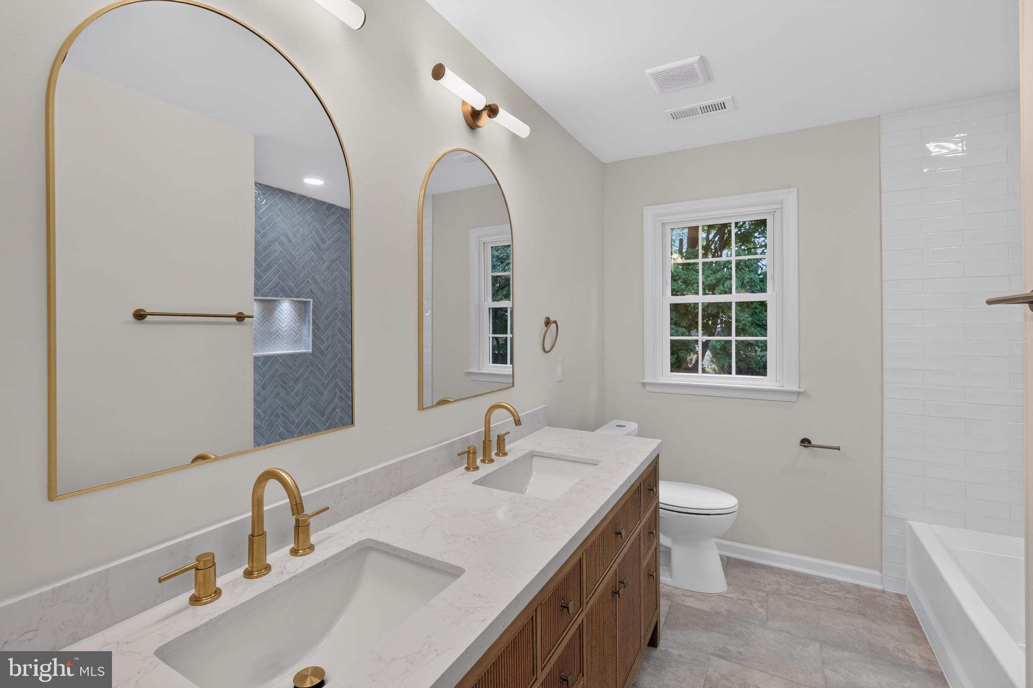 ASHLAWN - Residential